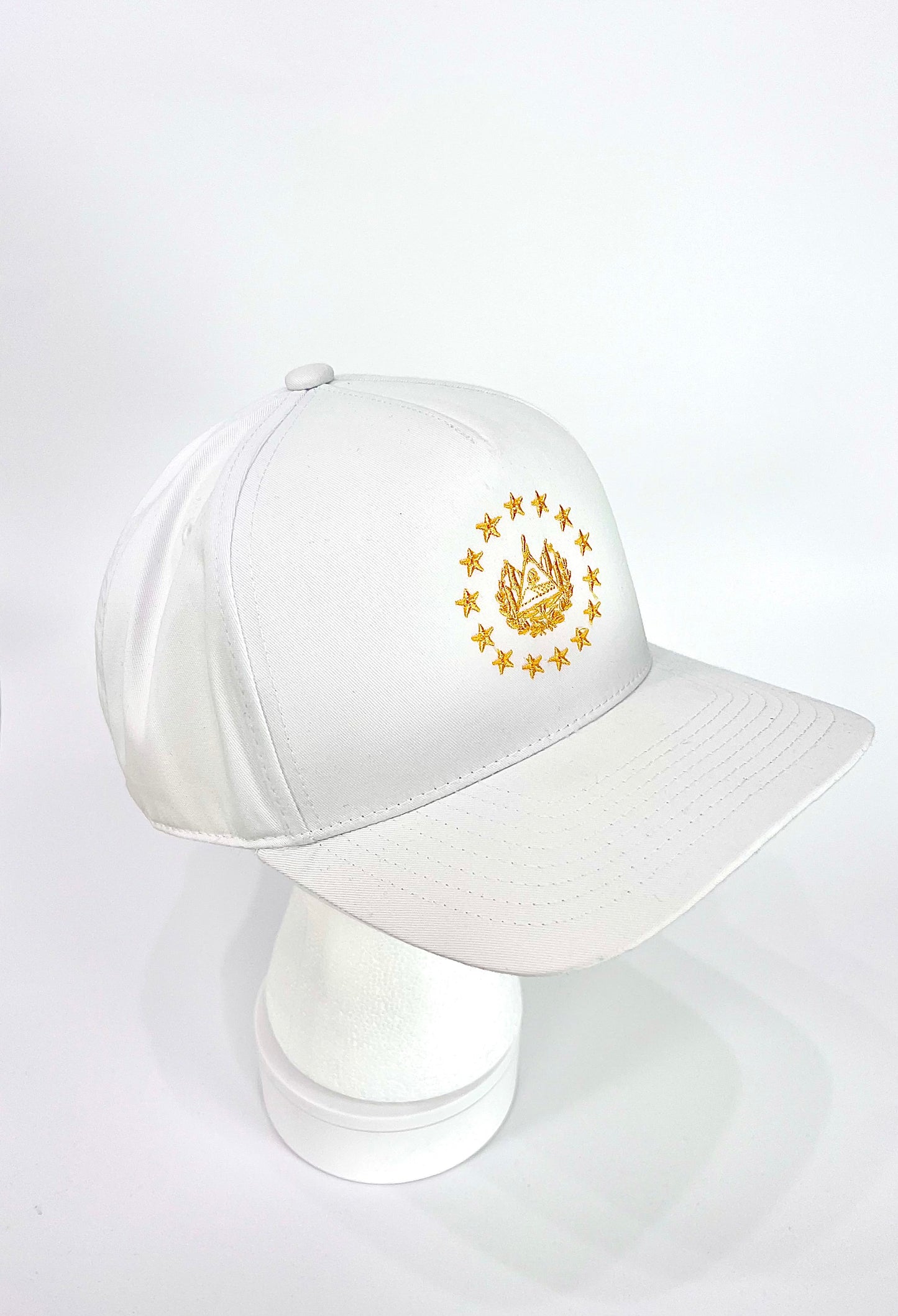 El Salvador White Cap Embroidered Shield - Unisex