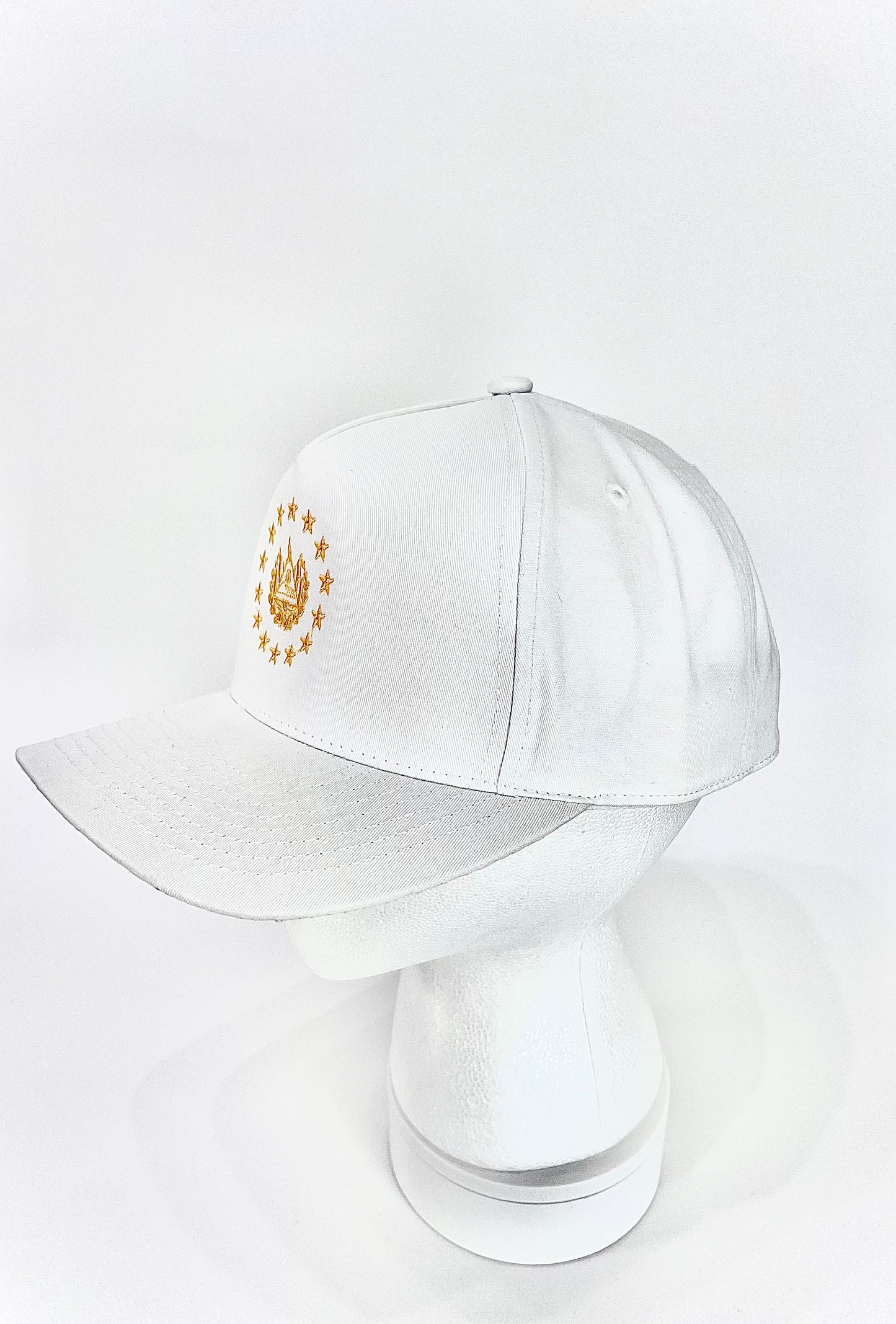 El Salvador White Cap Embroidered Shield - Unisex